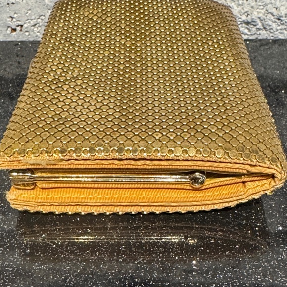 Vintage Gold Mesh Wallet - Picture 8 of 12